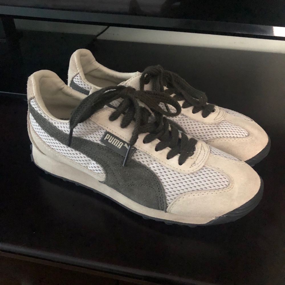 Retro Classic Women’s Puma sneakers in suede